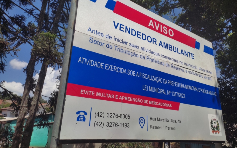 Lei do Ambulante: Prefeitura instala placas com orientações em pontos estratégicos